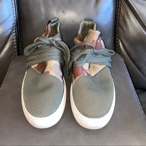 Steve Madden Army Sneaker